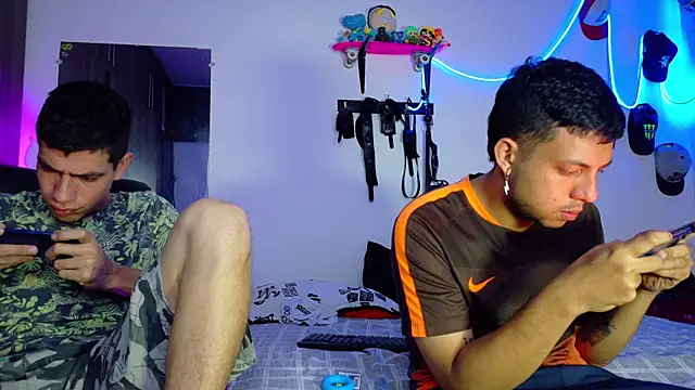 Snapshot of Nymphobuddies chatting on 01.21.25 Nymphobuddies online show from 01.21.25