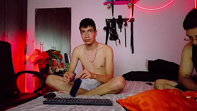 Snapshot of Nymphobuddies chatting on 01.26.25 Nymphobuddies online show from 01.26.25