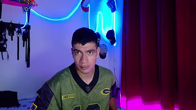 Snapshot of Nymphobuddies chatting on 02.10.25 Nymphobuddies online show from 02.10.25