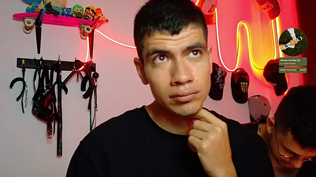 Snapshot of Nymphobuddies chatting on 02.14.25 Nymphobuddies online show from 02.14.25