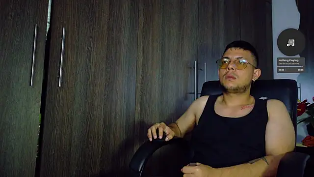 Snapshot of Nymphobuddies chatting on 02.15.25 Nymphobuddies online show from 02.15.25