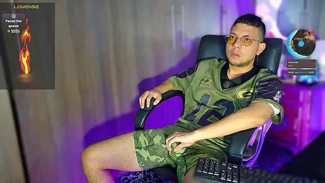 Snapshot of Nymphobuddies chatting on 02.16.25 Nymphobuddies online show from 02.16.25