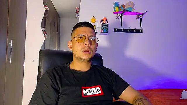 Snapshot of Nymphobuddies chatting on 09.29.25 Nymphobuddies online show from 09.29.25