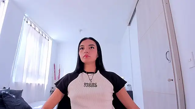 AnabelWolf online show from 01.16.25