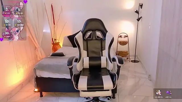 AnabelWolf online show from 11.19.25