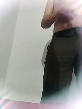 Snapshot of shale26 chatting on 12.17.24 shale26 online show from 12.17.24