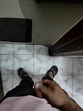 Snapshot of shale26 chatting on 12.22.24 shale26 online show from 12.22.24