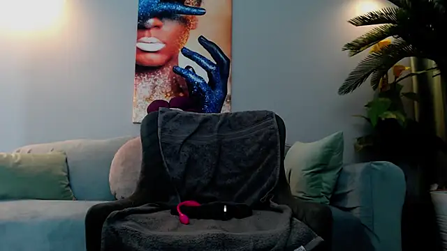 EvySmithXXX online show from 12.22.25