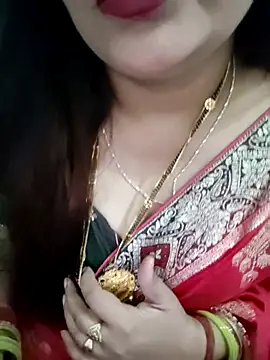 Snapshot of Mayuri77 chatting on 11.18.25 Mayuri77 online show from 11.18.25