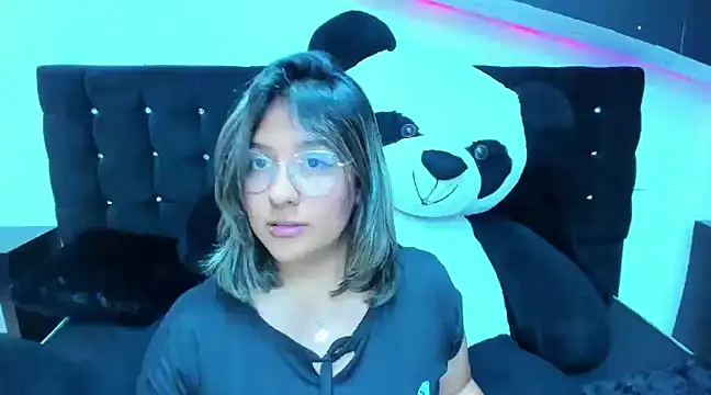 Pandoracherry online show from 01.04.25