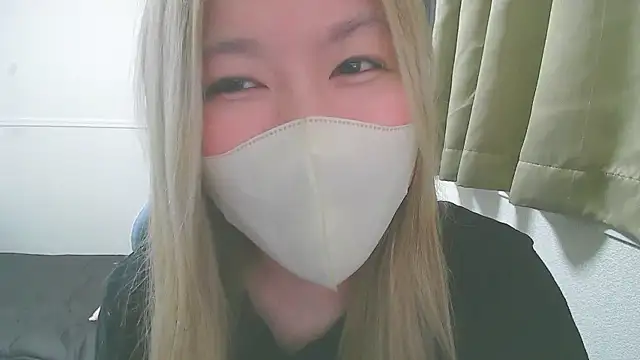 Snapshot of Remi_official chatting on 04.10.26 Remi official online show from 04.10.26