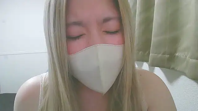 Snapshot of Remi_official chatting on 04.14.26 Remi official online show from 04.14.26