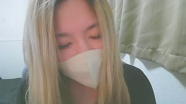 Snapshot of Remi_official chatting on 04.21.26 Remi official online show from 04.21.26