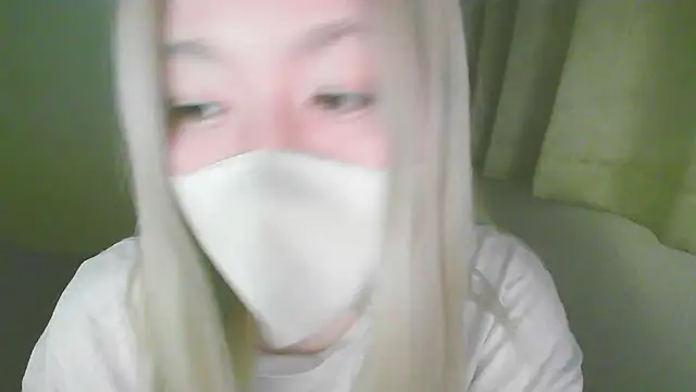 Snapshot of Remi_official chatting on 04.29.26 Remi official online show from 04.29.26