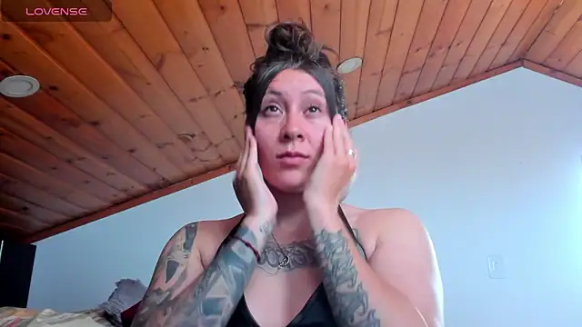 Snapshot of Darkness_jones_ chatting on 02.02.26 Darkness jones online show from 02.02.26