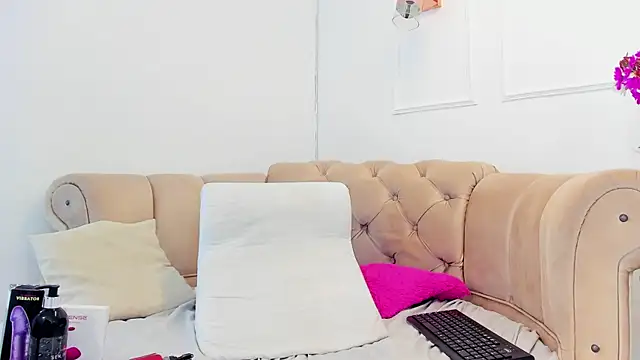 briannaduque online show from 02.16.25