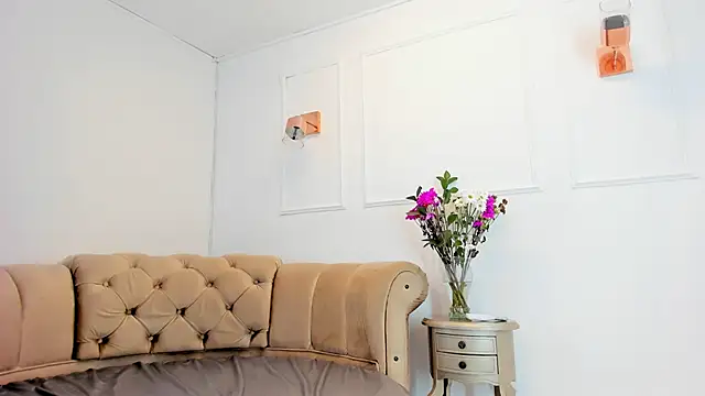 briannaduque online show from 02.21.25