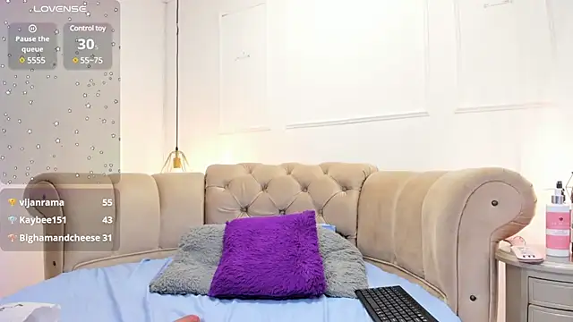 briannaduque online show from 02.28.25