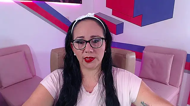 Snapshot of ashleylove_prg chatting on 02.08.25 ashleylove prg online show from 02.08.25