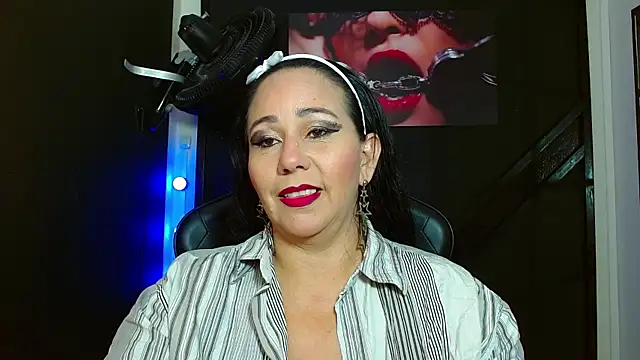 Snapshot of ashleylove_prg chatting on 02.13.25 ashleylove prg online show from 02.13.25