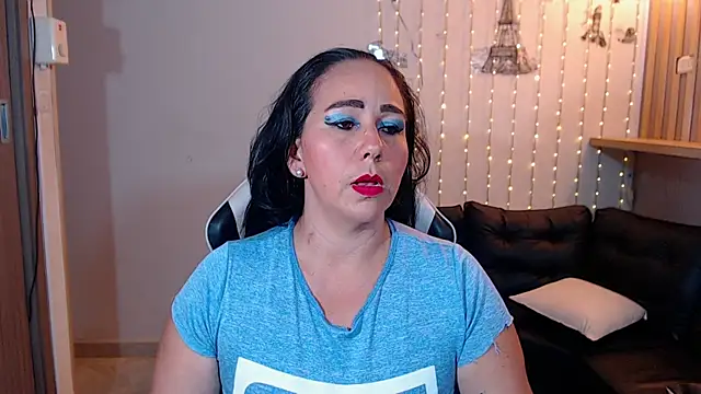 Snapshot of ashleylove_prg chatting on 09.23.25 ashleylove prg online show from 09.23.25