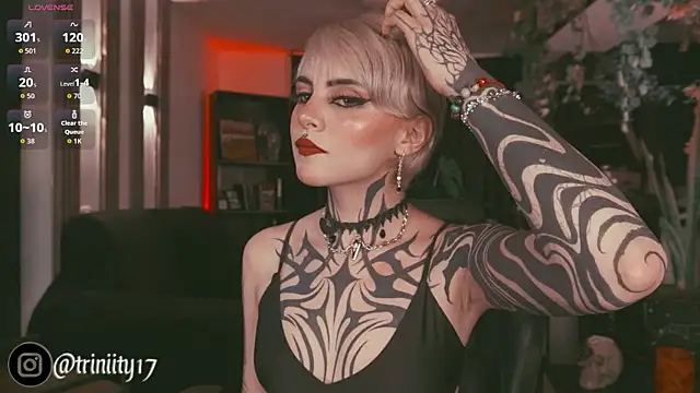 Snapshot of Trinity___s chatting on 09.12.25 Trinity s online show from 09.12.25