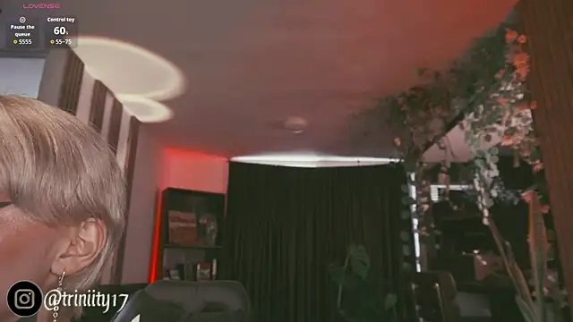 Snapshot of Trinity___s chatting on 09.13.25 Trinity s online show from 09.13.25