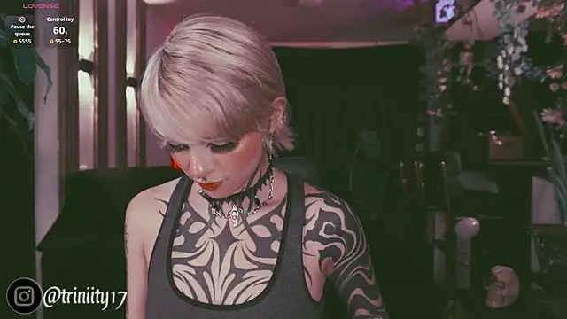 Snapshot of Trinity___s chatting on 09.17.25 Trinity s online show from 09.17.25