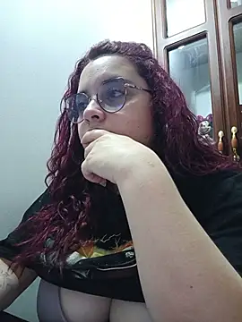 Snapshot of CURVY-HORNY chatting on 06.05.26 CURVY-HORNY online show from 06.05.26