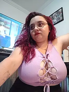 Snapshot of CURVY-HORNY chatting on 06.19.26 CURVY-HORNY online show from 06.19.26
