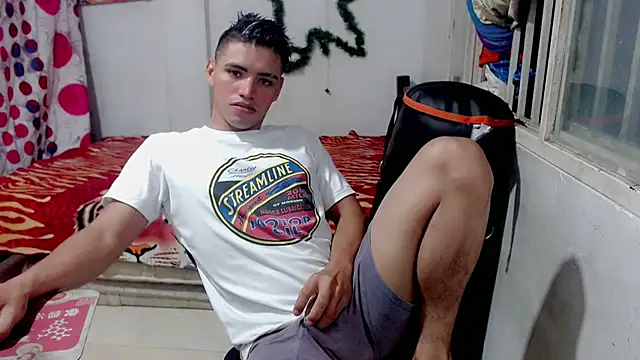 Snapshot of danilo302209 chatting on 01.05.25 danilo302209 online show from 01.05.25