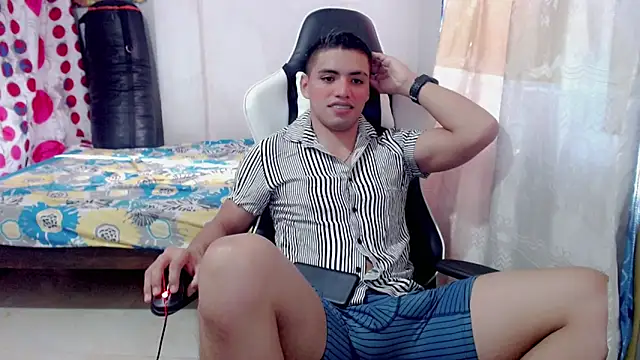 Snapshot of danilo302209 chatting on 01.23.25 danilo302209 online show from 01.23.25