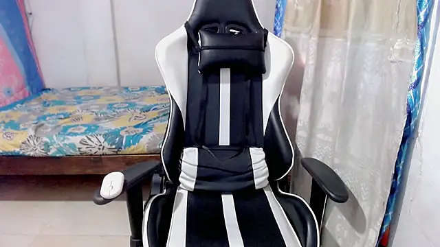 Snapshot of danilo302209 chatting on 02.04.25 danilo302209 online show from 02.04.25