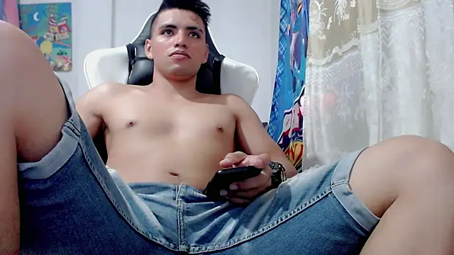 Snapshot of danilo302209 chatting on 02.04.25 danilo302209 online show from 02.04.25