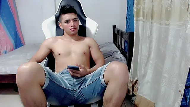 Snapshot of danilo302209 chatting on 03.12.25 danilo302209 online show from 03.12.25