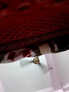 Snapshot of Cute-manisha chatting on 03.08.25 Cute-manisha online show from 03.08.25