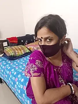 Snapshot of Cute-manisha chatting on 11.11.25 Cute-manisha online show from 11.11.25