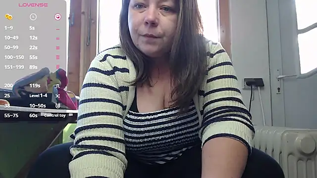 Snapshot of KasiaPrivat chatting on 12.13.24 KasiaPrivat online show from 12.13.24