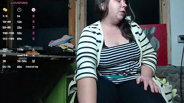 Snapshot of KasiaPrivat chatting on 12.13.24 KasiaPrivat online show from 12.13.24