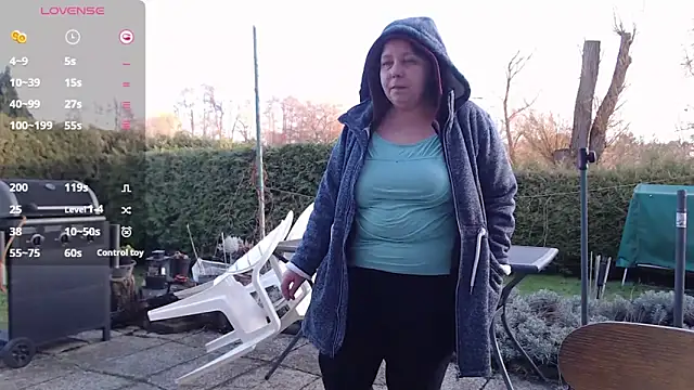 Snapshot of KasiaPrivat chatting on 12.31.24 KasiaPrivat online show from 12.31.24