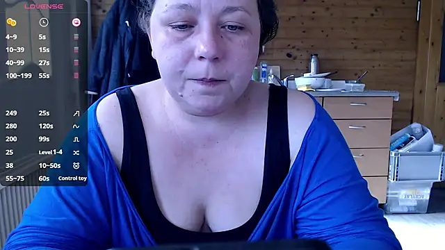 Snapshot of KasiaPrivat chatting on 02.24.25 KasiaPrivat online show from 02.24.25