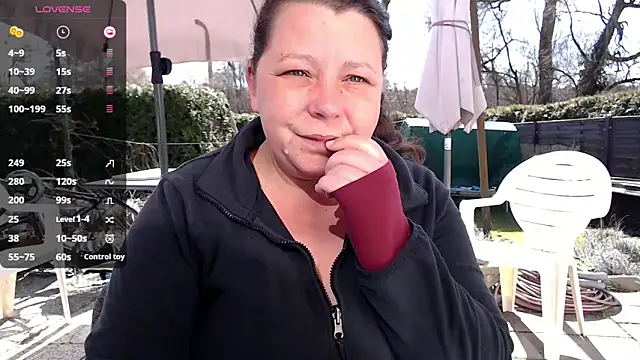 Snapshot of KasiaPrivat chatting on 03.17.25 KasiaPrivat online show from 03.17.25