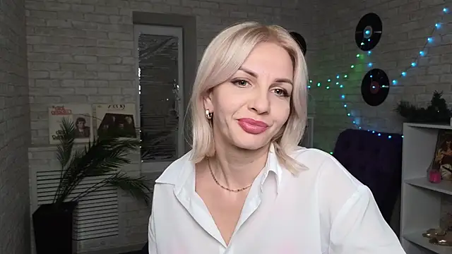 Snapshot of Barbara_Blonde chatting on 02.04.25 Barbara Blonde online show from 02.04.25