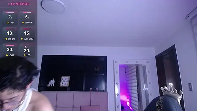 Lili Gomez  online show from 12.20.25