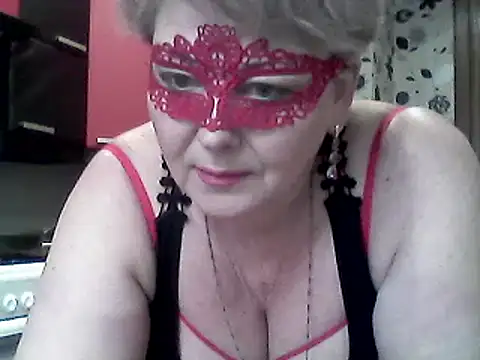 Snapshot of Lisa_Suzie chatting on 03.01.25 Lisa Suzie online show from 03.01.25