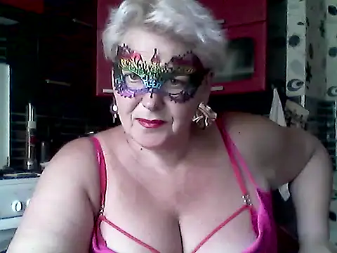 Snapshot of Lisa_Suzie chatting on 06.11.26 Lisa Suzie online show from 06.11.26