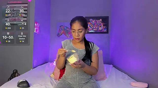 Snapshot of PammelaRoss1 chatting on 11.29.25 PammelaRoss1 online show from 11.29.25