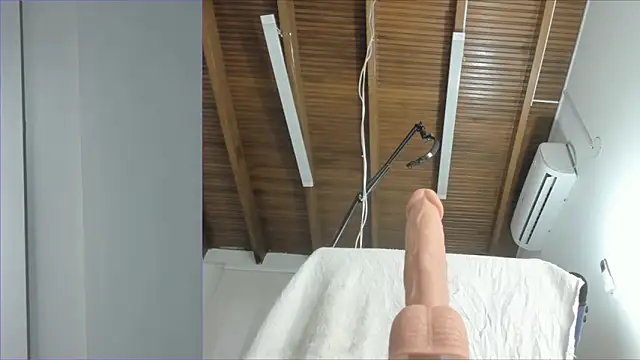 Lucy carter  online show from 11.01.25