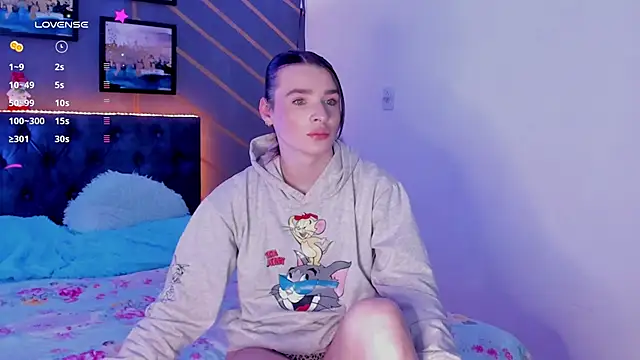 Snapshot of elafranco_ chatting on 12.17.24 elafranco online show from 12.17.24