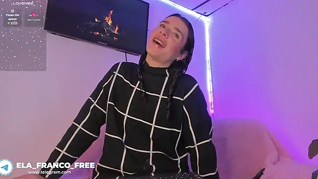 Snapshot of elafranco_ chatting on 02.15.26 elafranco online show from 02.15.26